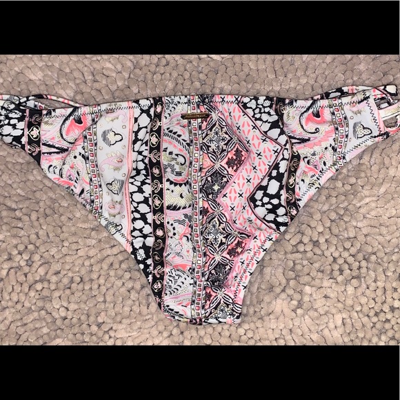 Victoria’s Secret bikini bottoms - Picture 3 of 5